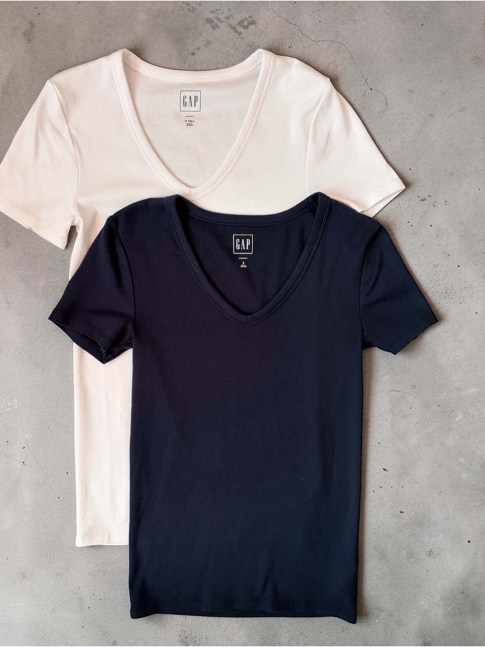 GAP Modern Essential Tee Set | Soft V-Neck | Small/Tall | Small